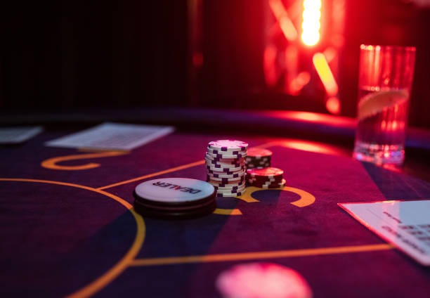 hoki 236 Bandar Poker table interface showing dealer hand and player betting options